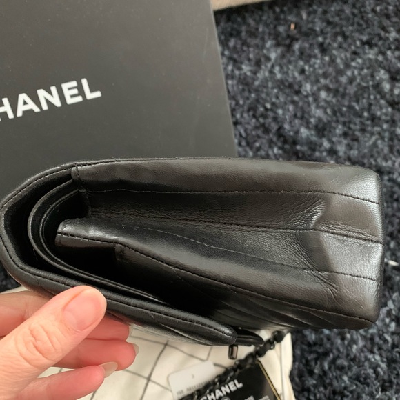 Chanel classic chevron So Black medium flap bag - Picture 6 of 15